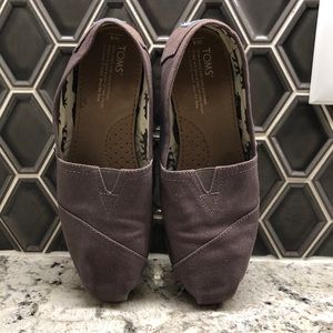 Toms size 8 flats